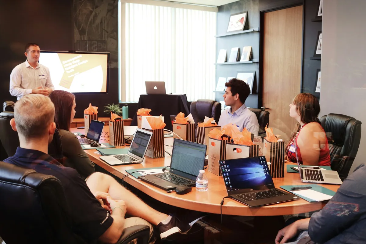 Esthomy.com Sunucu Mimarisi ve DevOps Yolculuğumuz